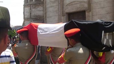 جنازة عسكرية لشهيد الشرطة بالإسماعيلية بمسقط رأسه بالزقازيق