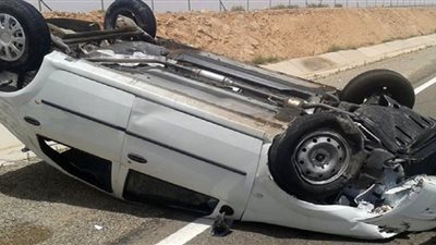 إصابة 5 أشخاص في انقلاب سيارة ملاكى بالطريق الدائرى في الغردقة