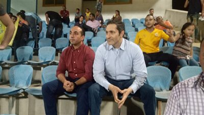 علاء مبارك يظهر في مدرجات ملعب مباراة الإسماعيلي والكويت