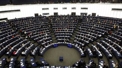 البرلمان الأوروبي يتبنى قرارًا يدعو لحظر بيع الأسلحة للسعودية