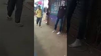 شاهد.. رد فعل رجل تحرك «مانيكان» أمامه