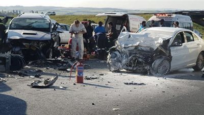 حادث سيارة يودي بحياة أقرباء ملكة إنجلترا (صور)