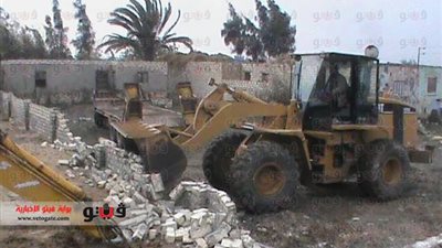 بالصور.. حملة لإزالة التعديات على أراضى الإسماعيلية