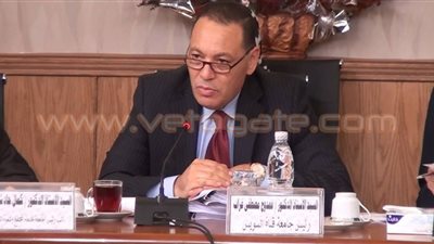 250 جنيهًا عيدية رئيس جامعة القناة للعاملين في عيد الأضحى