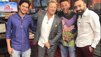 بالصور.. أبطال «الشيخ جاكسون» يروجون للفيلم بالتليفزيون الكندي