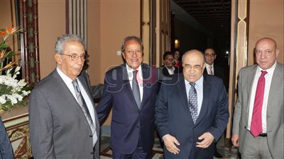 بالصور.. العالم في حضرة عمرو موسى.. «كتابيه» يفتح خزينة أسرار رفقاء ثعلب الدبلوماسية.. السنيورة: رجل قومي وعروبي.. الفقي: توقعنا وصوله لمنصب وزير الخارجية.. والعربي: يعرف خبايا السياسة داخلي