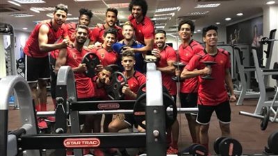 شاهد مران لاعبي الأهلي في «جيم» التتش
