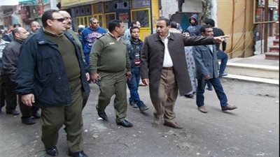 مباحث التموين تتصدى لمافيا المكاتب والتلاعب في البطاقات الذكية.. تضبط موظفا بحوزته 447 بطاقة ببولاق.. سقوط مدير تموين العجمى وآخرين استولوا على أقوات ٩١٤ أسرة