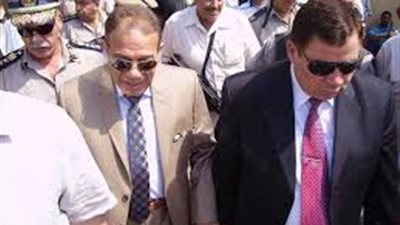 محافظ دمياط يلتقي مدير الأمن لبحث تأمين لجان الاستفتاء