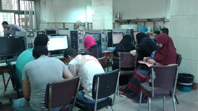 190 طالبا سجلوا رغباتهم بمعامل «حاسبات القاهرة»