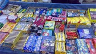 ضبط بقال بحوزته 7.5 آلاف «صاروخ» ألعاب نارية في الفيوم