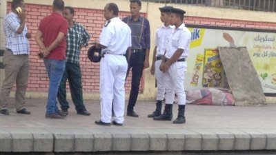 انتحار سيدة بإلقاء نفسها أمام المترو بمحطة عين شمس