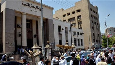 النيابة تحقق في انتحار سيدة أمام مترو عين شمس