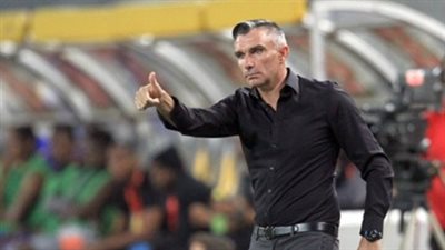 كارتيرون يعاين ملعب برج العرب قبل لقاء النجمة