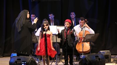 الفن الصادق يتألق بأغاني الزمن الجميل في الساقية (صور)