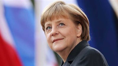 أنجيلا ميركل تطالب أردوغان بضمان استقلالية البنك المركزي التركي