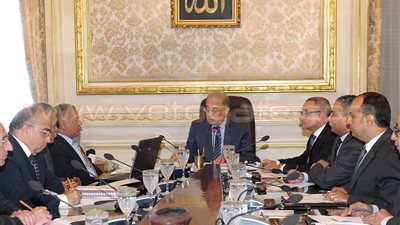 بالصور.. رئيس الوزراء يلتقي وزير الآثار لبحث موقف المتحف المصري الكبير