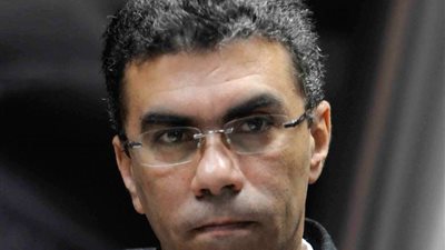 ياسر رزق: «المعزول» خطط لاعتقال قيادات الجيش قبل «30 يونيو»