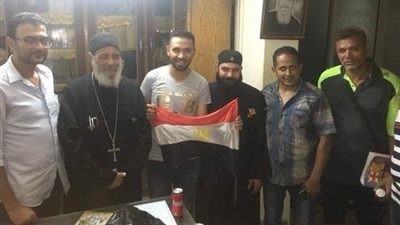 وفد من أهالي شبرا الخيمة يزور كنيسة العذراء (صور)