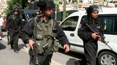 شرطة الاحتلال تعثر على بقايا صاروخ جراد لم ينفجر بالنقب الغربي