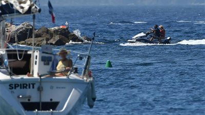 بريجيت ماكرون في إجازة صيفية مع حارسها الشخصي «صور»