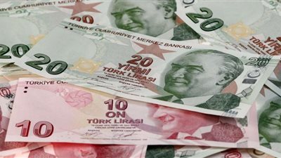 أردوغان يستنجد بـ«تميم» من جحيم انهيار الليرة التركية