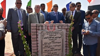 بالصور.. «النمنم» يضع حجر أساس قصر ثقافة القنطرة شرق