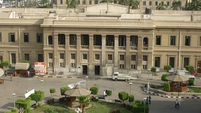 «آداب القاهرة» تعلن موعد الامتحان الشفوى بالدراسات العليا