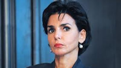 وزيرة فرنسية تطلب الزواج من 