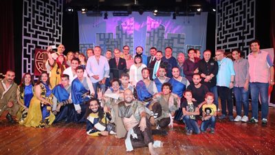 سفارة العراق بالقاهرة تكرم أبطال وصناع «حدث في بلاد السعادة» (صور)