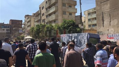 تشييع جثمان شاب قتل في الكويت بمسقط رأسه بالغربية (صور)