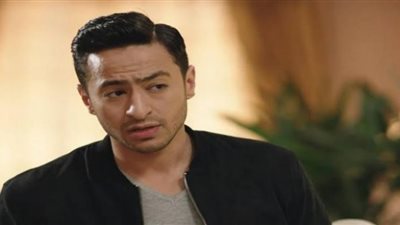 إعلامي إخواني يهاجم المطرب حمادة هلال ويتهمه بالتآمر على الإسلام