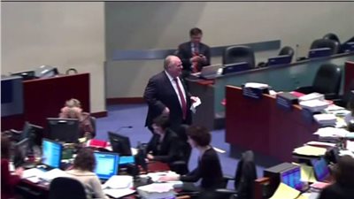 بالفيديو.. عمدة تورونتو يرقص أثناء أدائه العمل