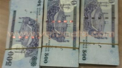 إحباط محاولة تهريب 145 ألف ريـال سعودي داخل «شباشب» بمطار برج العرب