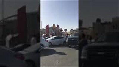 بالفيديو.. مشاجرة عنيفة بين مجموعة من الأشخاص