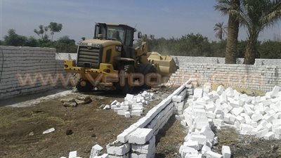 بالصور.. إزالة 15 حالة تعدٍ على الأراضي الزراعية بطوخ