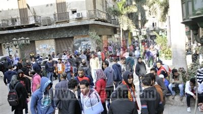 وصول قوات فض الشغب إلى محيط مبنى محافظة الشرقية