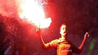 ألتراس أهلاوي يلقي 