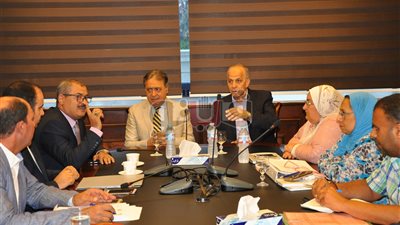 وزير الصحة يستقبل محافظ القليوبية لبحث تجهيز مستشفى الحروق