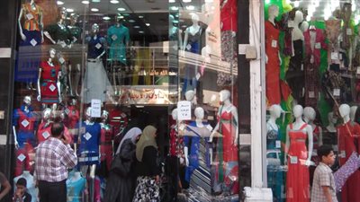 «أفكار الترويج في إجازة مفتوحة والركود يضرب الأسواق».. الملابس الجاهزة: الأسعار ارتفعت 100%.. العروض تبحث عن مشترين.. و«مواطنون ضد الغلاء»: طبطبة جهاز منع الممارسات الاحتكارية تعظم