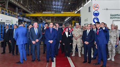 السيسي يتفقد مصنع حديد المصريين ببني سويف «صور»
