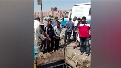 بالفيديو.. مياه أسيوط تستنفر لإصلاح خط رئيسى بعد 18 ساعة