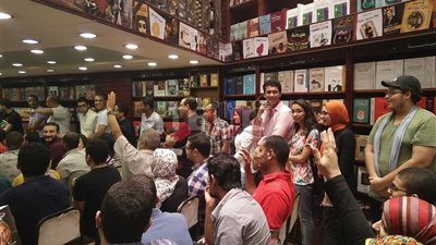 زيدان يستعين بصديق لاختيار اسم روايته والجمهور يقترح «فاردجان»