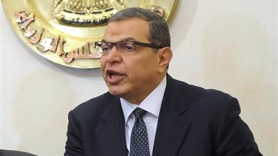 اليوم.. «سعفان» يسلم 150 شهادة أمان للعمالة غير المنتظمة