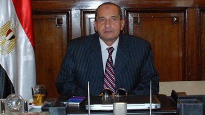 وزير الزراعة يعد بحل أزمة تثبيت مؤقتي «التشجير»