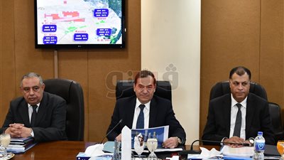 البترول: شركة قارون تنتج 33 ألف برميل زيت يوميا