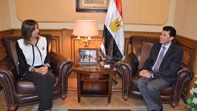 «الشباب» و«الهجرة» توقعان بروتوكول تعاون للاهتمام بالمصريين بالخارج