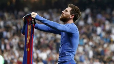 برشلونة يجدد عقد ميسي حتى 2022