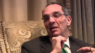 وزير الاتصالات يبحث تطوير صناعة تكنولوجيا المعلومات