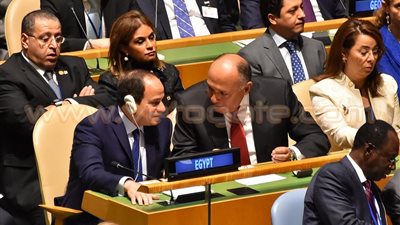 «أوباما» ينهي كلمته ويذهب لمصافحة السيسي